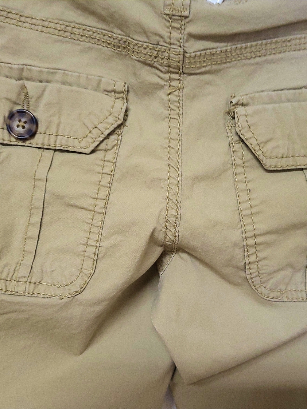 SO Womens Khaki Brown Cuffed Cargo Capris - Picture 5 of 13